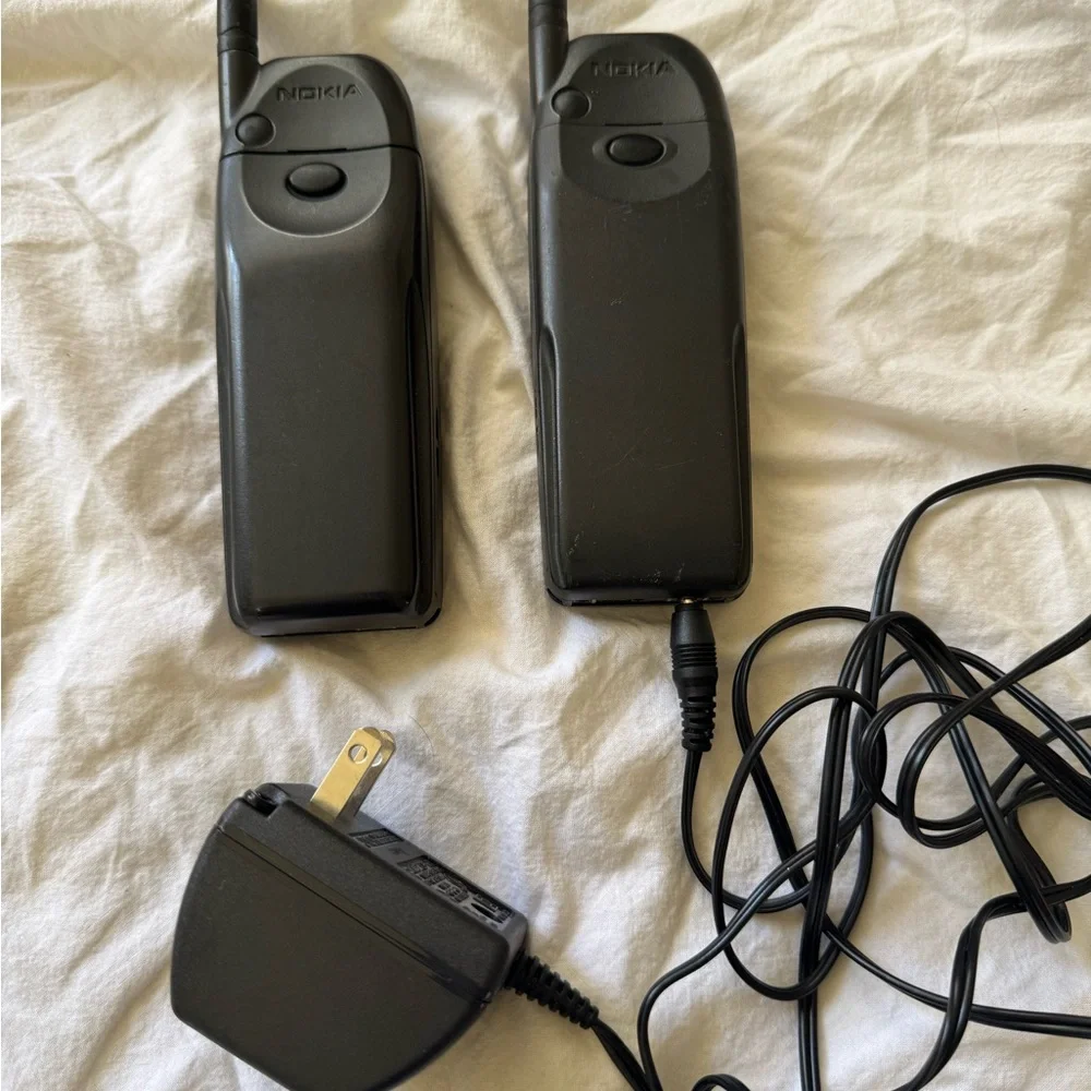 Nokia Classic Phones with Charger - Black and Gray